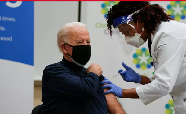 États-Unis: le président élu Joe Biden se fait vacciner devant les caméras