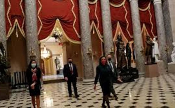 États-Unis: le Congrès passe outre le veto de Trump et approuve le budget de la Défense