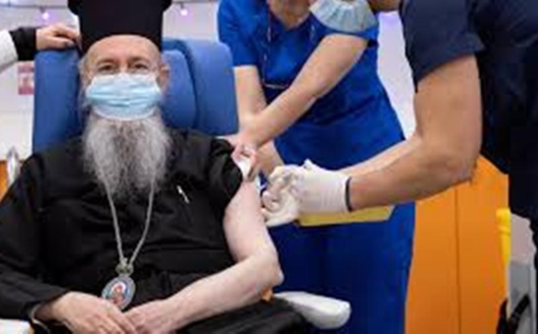 Covid-19: dans l'Union européenne, des stratégies de vaccination à hue et à dia