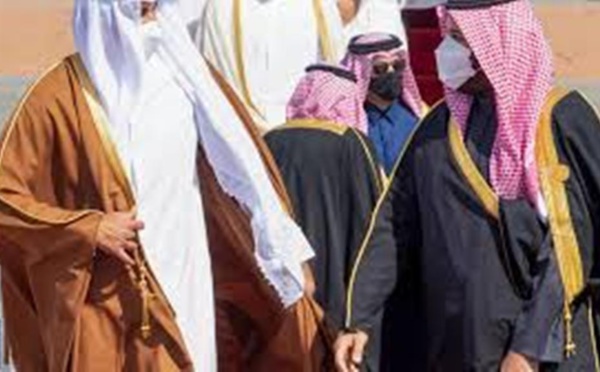 Crise du Golfe: l'émir du Qatar arrive en Arabie saoudite pour un sommet régional