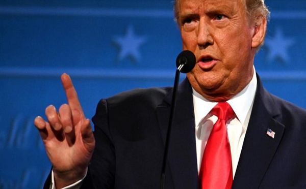 Donald Trump bloqué par Facebook et Twitter après les violences du Capitole