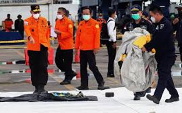 Disparition du vol SJY 182 en Indonésie: ce que l'on sait