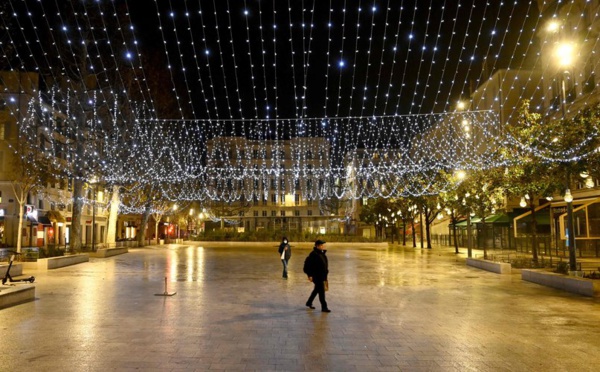 Covid-19: Couvre-feu partout en France à 18h