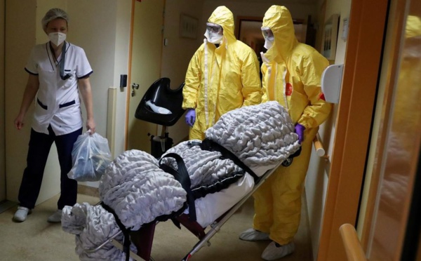 France: le Covid-19 entraîne une importante surmortalité