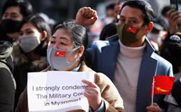 Après le coup d’État en Birmanie, une pluie de condamnations internationales