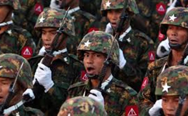 Coup d'État en Birmanie: l'heure des sanctions économiques?