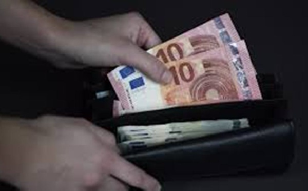 En France, l'idée du revenu universel refait surface avec la crise du Covid-19