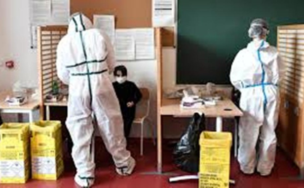 Covid-19 : la Haute Autorité de santé "ouvre la voie au dépistage massif" en France