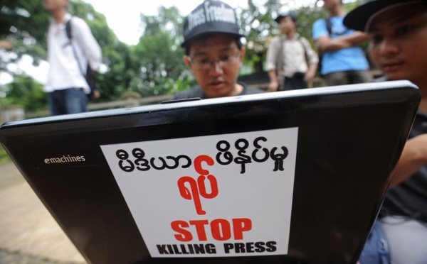Birmanie : cinq journalistes arrêtés après des tirs des soldats sur les manifestants