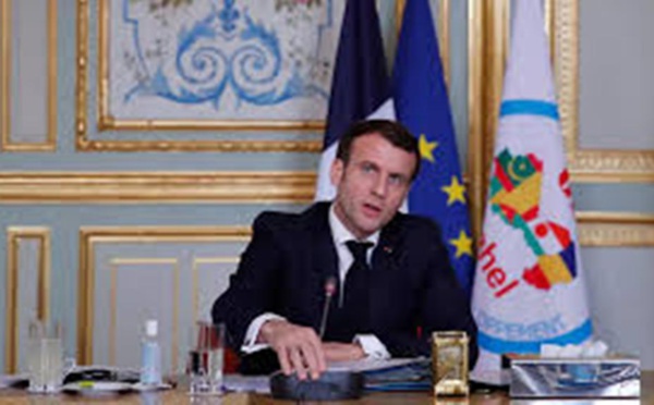 En direct : Emmanuel Macron promet une "action renforcée" contre Al-Qaïda au G5 Sahel