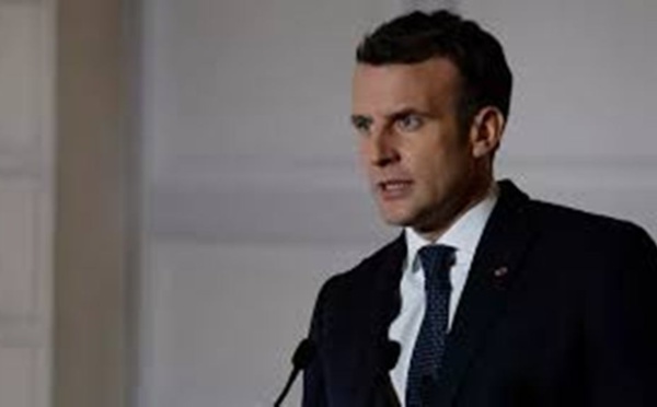 Emmanuel Macron rend hommage aux victimes du terrorisme en France