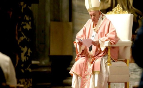 L'Église catholique "ne peut pas bénir les unions entre personnes de même sexe"