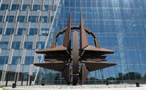 Antony Blinken se rend à Bruxelles ce mardi 23 mars. Le secrétaire d'État américain va participer à la réunion des ministres des Affaires étrangères de l'Otan. Pour l'universitaire et spécialiste de l'Otan, Guy Vinet, Joe Biden « ne va pas se désenga