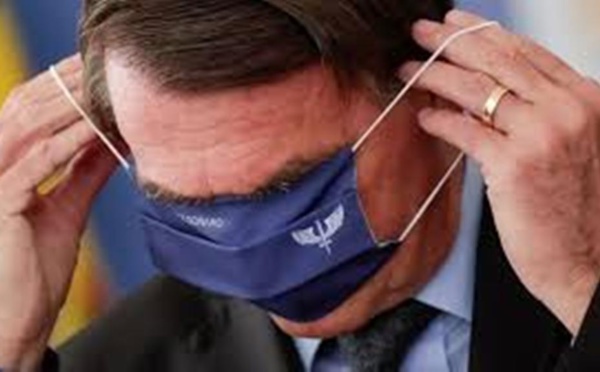 Brésil: Des centaines de banquiers et économistes attaquent Bolsonaro pour sa gestion du Covid-19