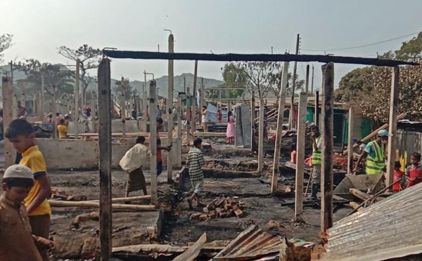 Au Bangladesh, un camp de réfugiés Rohingya dévasté par un incendie mortel