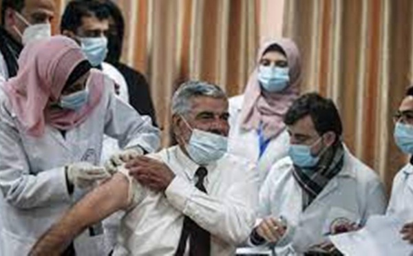 Covid-19 dans la bande de Gaza: les vaccins peinent à arriver