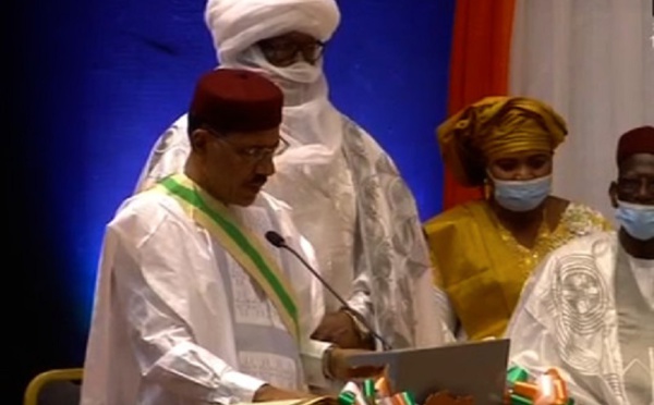 Niger : Mohamed Bazoum a été investi président de la République