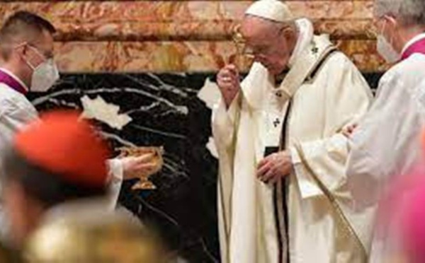 Italie: pour la seconde fois, l'Italie célèbre Pâques confinée