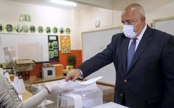 Bulgarie/législatives: le parti de Borissov en tête, les protestataires créent la surprise (sondages sortie des urnes)