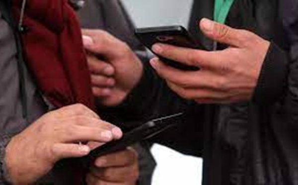 L'application américaine Clubhouse devient un nouveau lieu d'échanges politiques en Iran