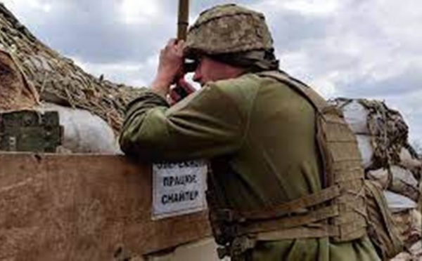 Ukraine: sur la ligne de front dans le Donbass, les soldats ukrainiens sur le qui-vive