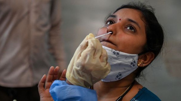 Flambée épidémique en Inde: ce que l'on sait sur le «variant indien» du Covid-19