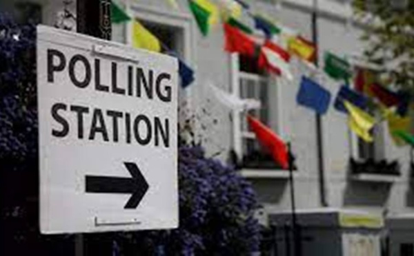 «Super Thursday»: les électeurs britanniques ont rendez-vous avec les urnes