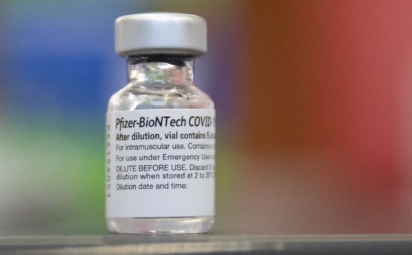 Vaccins: l'UE a conclu un nouveau contrat avec BioNTech/Pfizer pour 1,8 milliard de doses