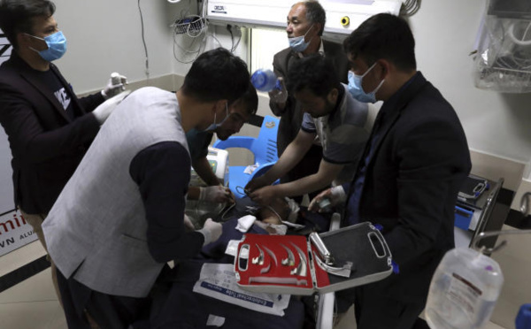 Des explosions font au moins 40 morts près d'une école à Kaboul
