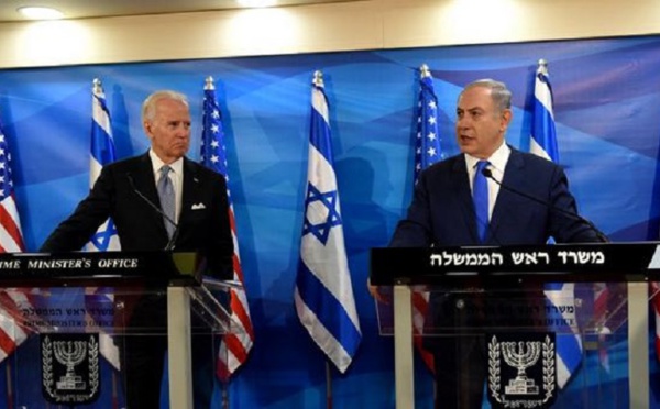 Le Hamas doit cesser ses tirs de roquettes sur Israël, dit Biden à Abbas