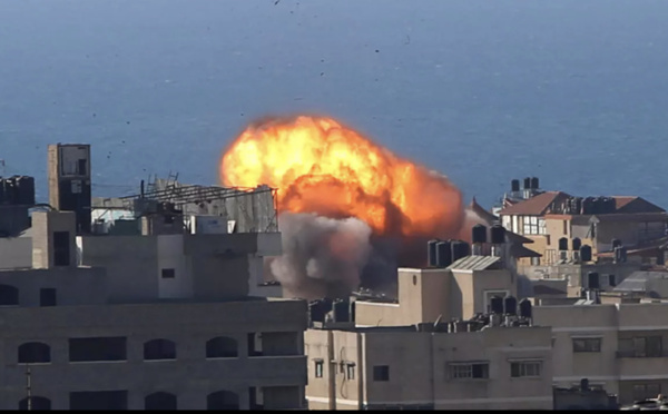 L'armée israélienne frappe le domicile du chef du Hamas à Gaza