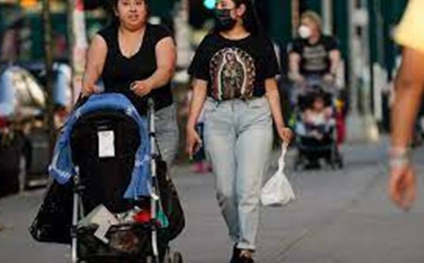 États-Unis: New York tombe le masque en extérieur comme en intérieur