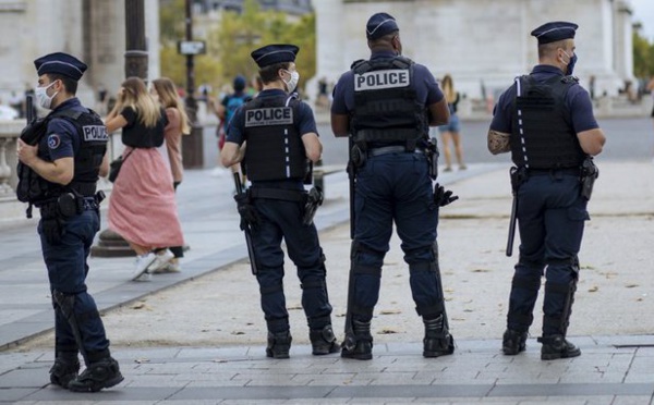 France: Un homme activement recherché après l'agression au couteau d'une policière