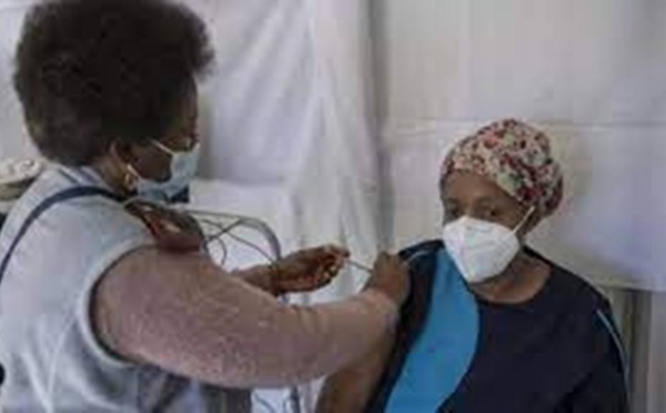 Covid-19 : l’OMS pointe les difficultés de la vaccination en Afrique