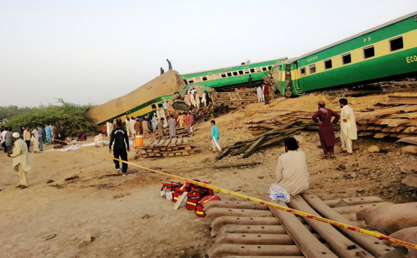 Pakistan: au moins 34 morts dans un accident de train