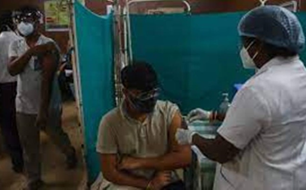 Covid-19: l'Inde rend finalement la vaccination gratuite pour tous les adultes