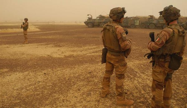 Mali: l'armée française tue un chef d'Aqmi responsable du rapt des journalistes RFI morts en 2013