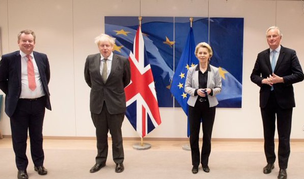 Ursula von der Leyen et Charles Michel avertissent Londres que «les deux côtés» devaient appliquer l'accord de Brexit