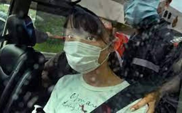 Hong Kong: la militante Agnes Chow évoque son «séjour pénible» en prison