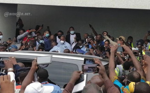 Abidjan: Laurent Gbagbo accueilli par des proches et une foule en liesse