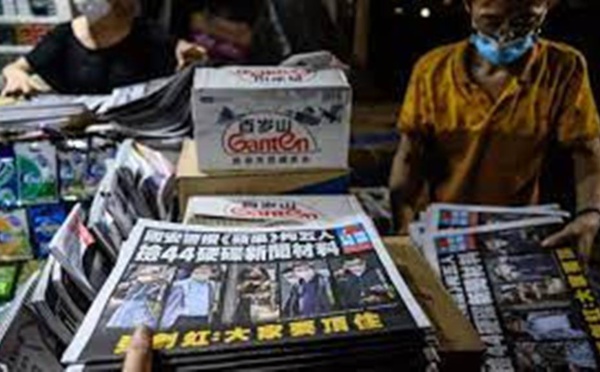 Le quotidien pro-démocratie hongkongais «Apple Daily» plus que jamais dans les kiosques