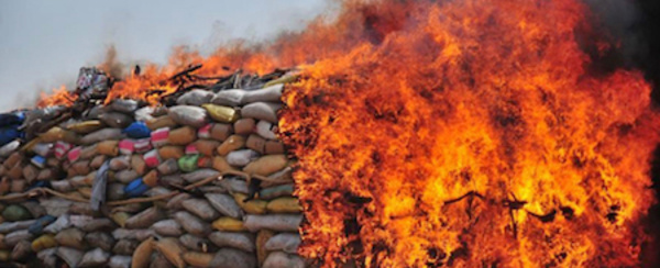 La Birmanie brûle pour un demi-milliard de dollars de drogue