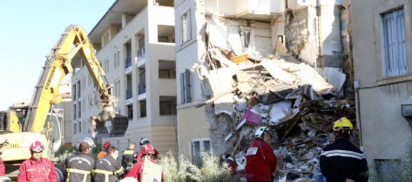 États-Unis: le bilan de l'immeuble effondré en Floride passe à 10 morts et 151 personnes disparues