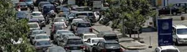 Liban: les pénuries d'essence continuent et entraînent des files d'attente monstres