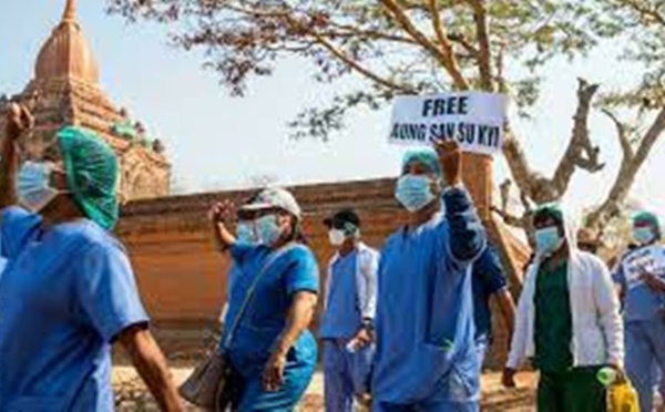 Birmanie : les médecins, cibles des militaires en pleine résurgence du Covid-19
