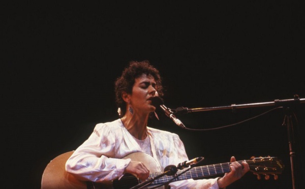 Décès de la chanteuse grecque Angelique Ionatos