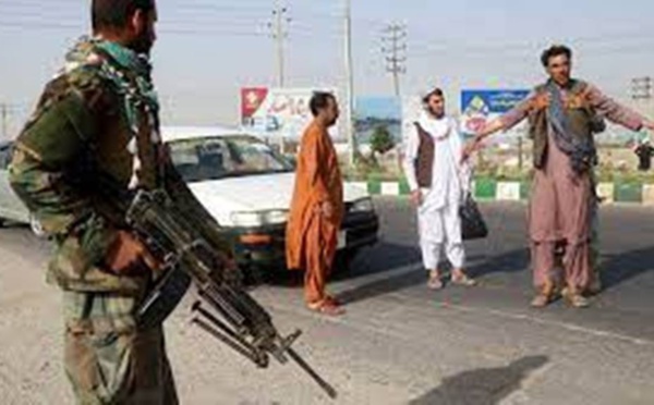 Afghanistan: les talibans gagnent du terrain, les populations envisagent l’exil