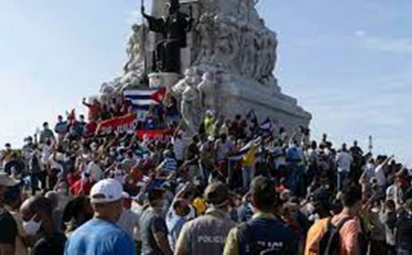 Cuba: des manifestations contre le gouvernement massives et inédites