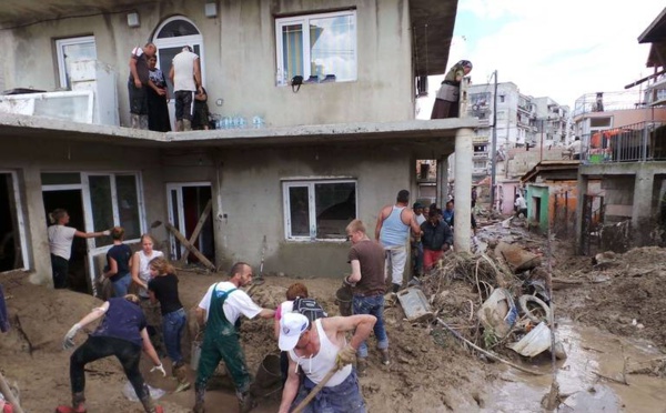 Inondations en Europe: le bilan dépasse les 100 morts et des centaines de disparus