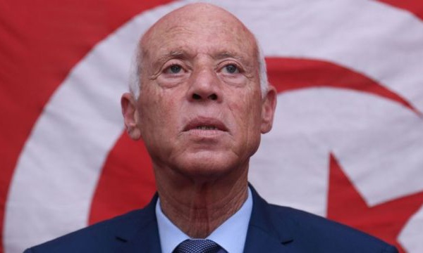 Le président tunisien Kaïs Saïed limoge son Premier ministre et suspend les travaux du Parlement